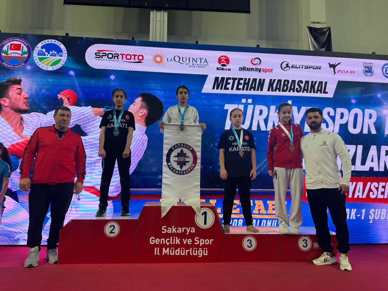 Haber: Hendek Olimpik Spor kulübü şampiyonayı 16 Madalya ile tamamladı - Galeri-10