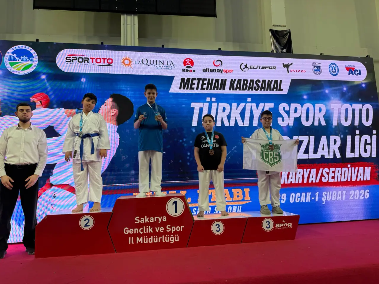 Haber: Hendek Olimpik Spor kulübü şampiyonayı 16 Madalya ile tamamladı - Galeri-9