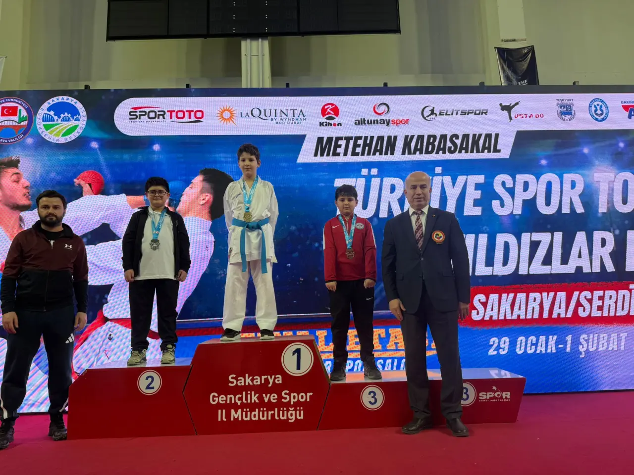 Haber: Hendek Olimpik Spor kulübü şampiyonayı 16 Madalya ile tamamladı - Galeri-8