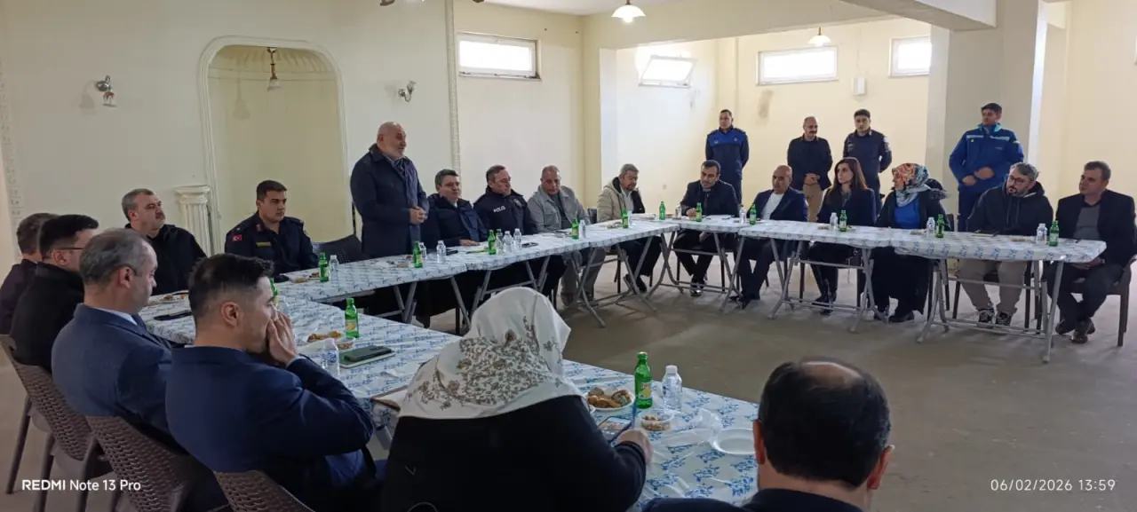 Haber: Kaymakam Gökpınar Akova’da Vatandaşlar ile Bir Araya Geldi - Galeri-1