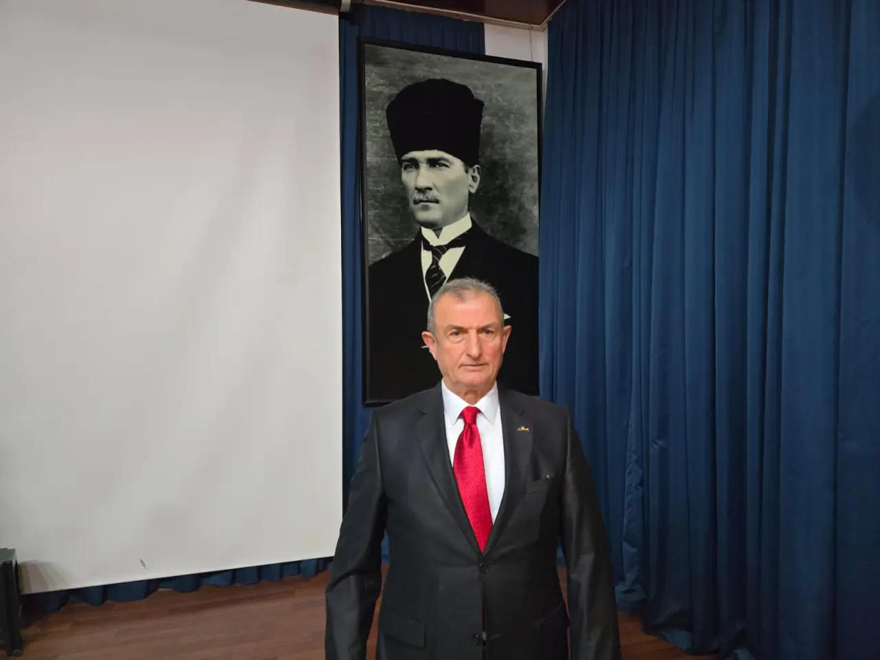 Haber: Hendek Berberler ve Kuaförler Odasından menfur olayla ilgili açıklama - Öne Çıkan