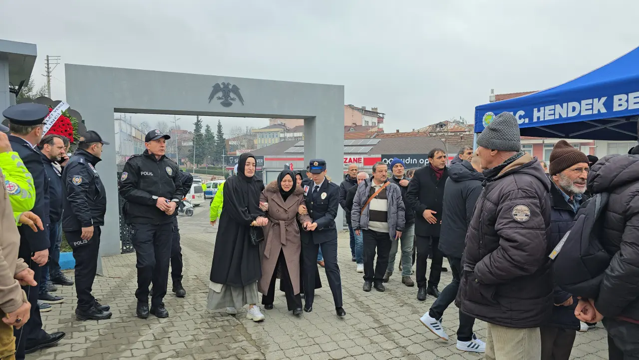 Haber: Polis Memuru Umut Sıbıç Hendek’te Törenle Uğurlandı - Galeri-10