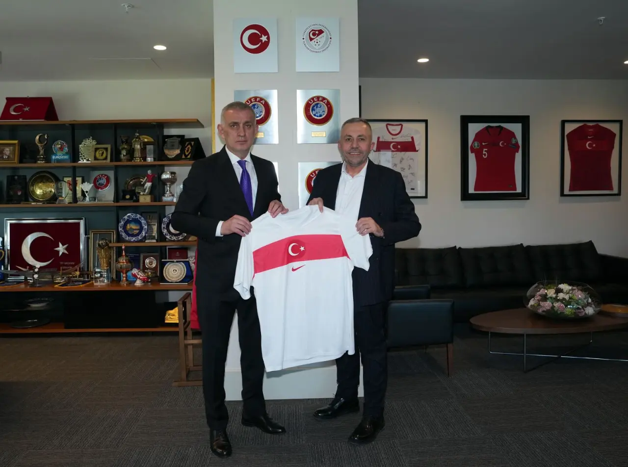 Haber: Sarıyer Kola Futbol Milli Takımlar Tedarik Sponsoru Oldu - Galeri-2