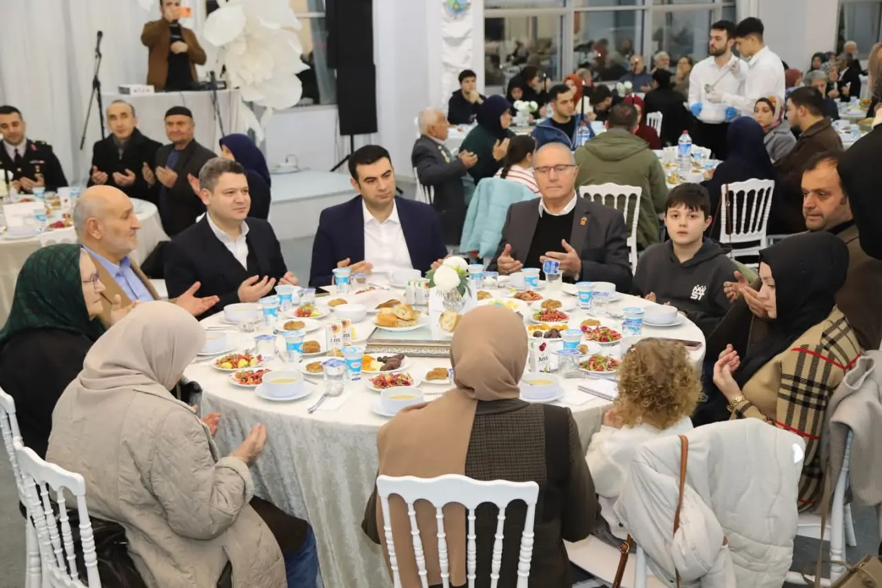 Haber: Şehit Aileleri, Gaziler ve aileleri iftarda bir araya geldi - Galeri-5