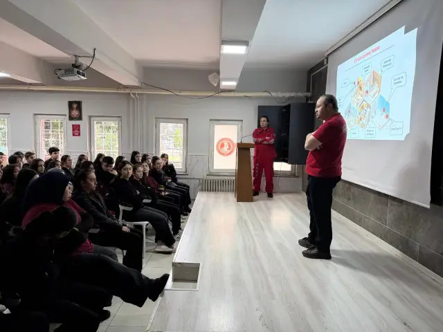 Hendek'te Hayat Arama Kurtarma'dan Afet Eğitimi