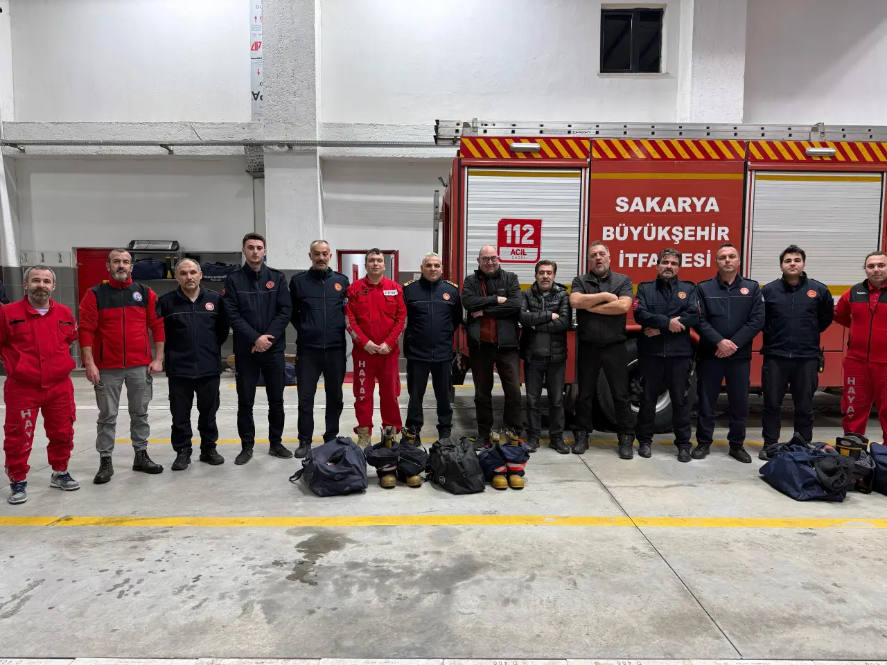 Haber: Hayat Arama Kurtarma ve Hendek İtfaiyesi'nden Ortak Sahur, O Anlar TRT Haber'de - Galeri-1