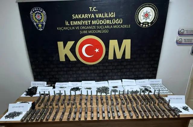 Silah kaçakçısı Hendek'te otoyolda yakalandı