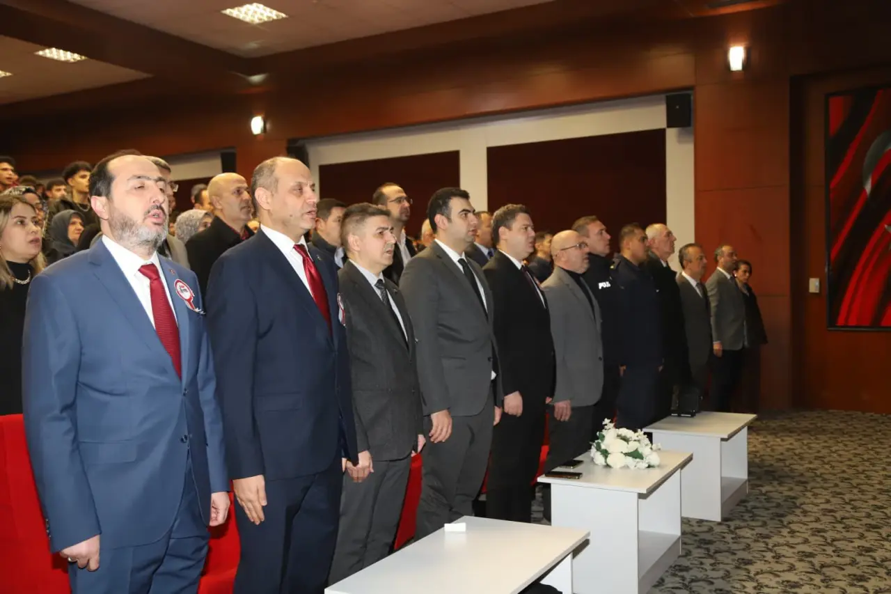 Haber: İSTİKLAL VE İSTİKBAL ŞAİRİ MEHMET AKİF ERSOY'U ANMA PROGRAMI DÜZENLENDİ - Galeri-2