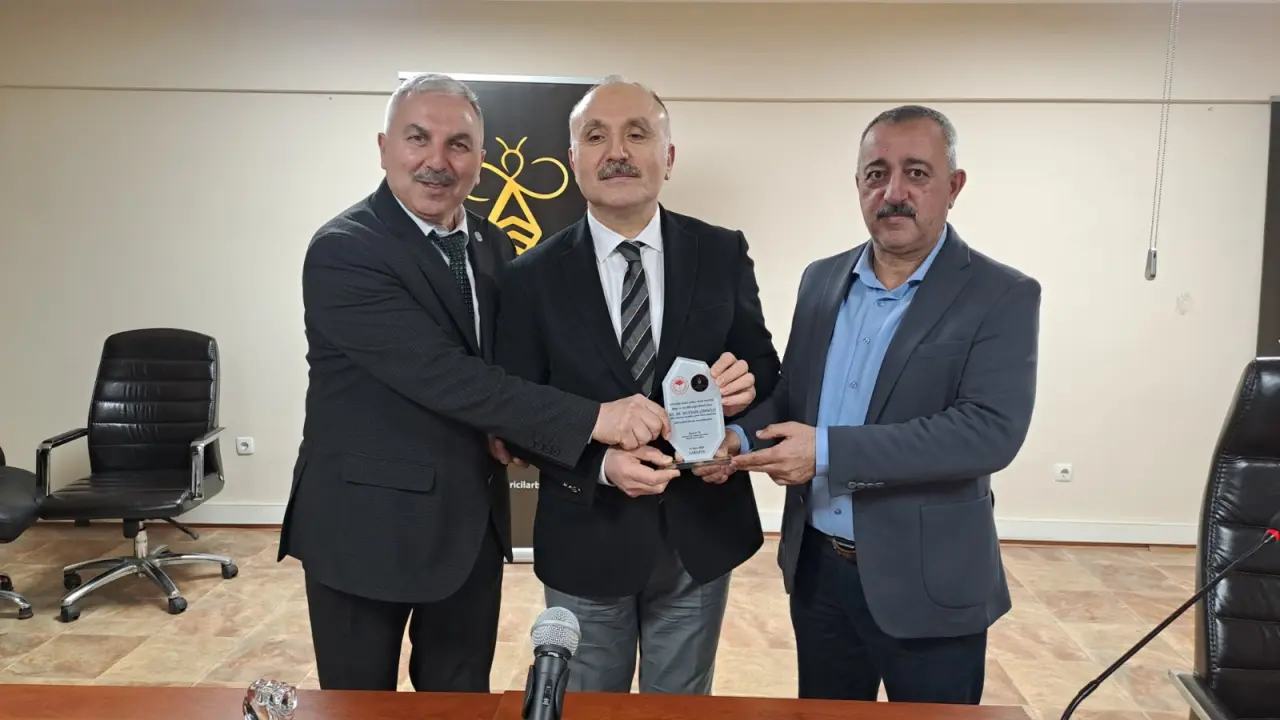 Haber: Arı Sağlığı ve Arı Ürünleri Sakarya’daki Panelde Ele Alındı - Galeri-4