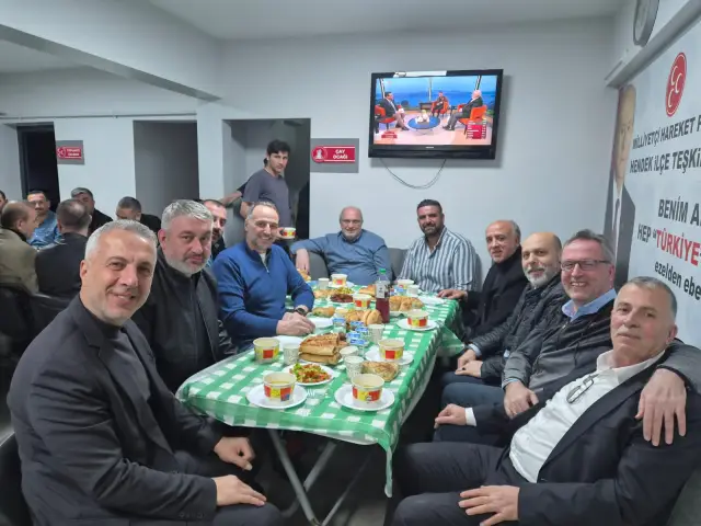 MHP Hendek İlçe Teşkilatı İftarda Buluştu