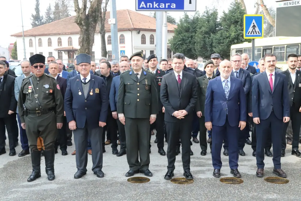 Haber: ÇANAKKALE ZAFERİNİN 111. YIL DÖNÜMÜ HENDEK’TE BİR DİZİ PROGRAMLA KUTLANDI - Galeri-6