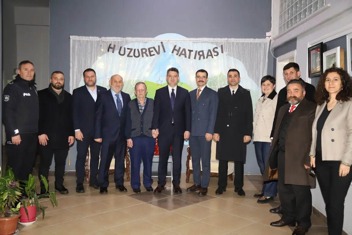 Haber: HENDEK’TE PROTOKOL BAYRAMLAŞTI - Galeri-2