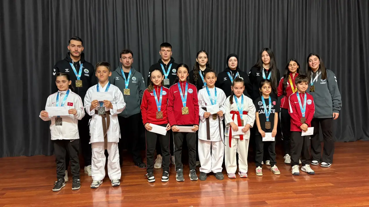 Haber: Hendek Olimpik spor kulübü diploma törenine büyük ilgi - Galeri-4
