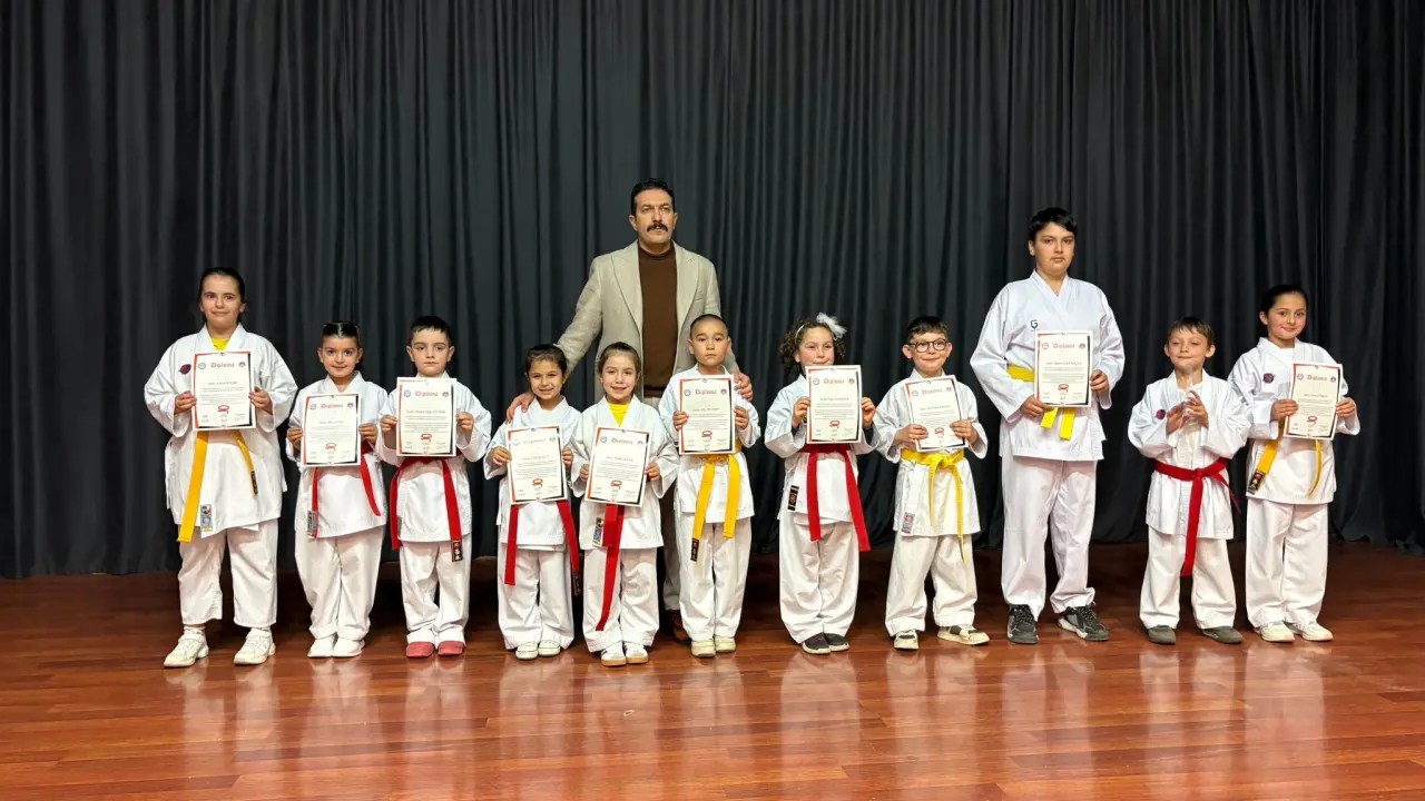 Haber: Hendek Olimpik spor kulübü diploma törenine büyük ilgi - Galeri-6