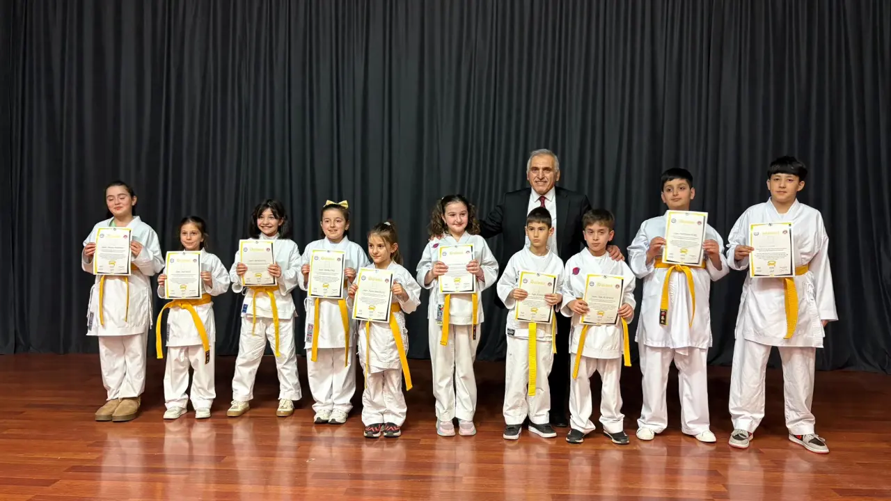 Haber: Hendek Olimpik spor kulübü diploma törenine büyük ilgi - Galeri-5