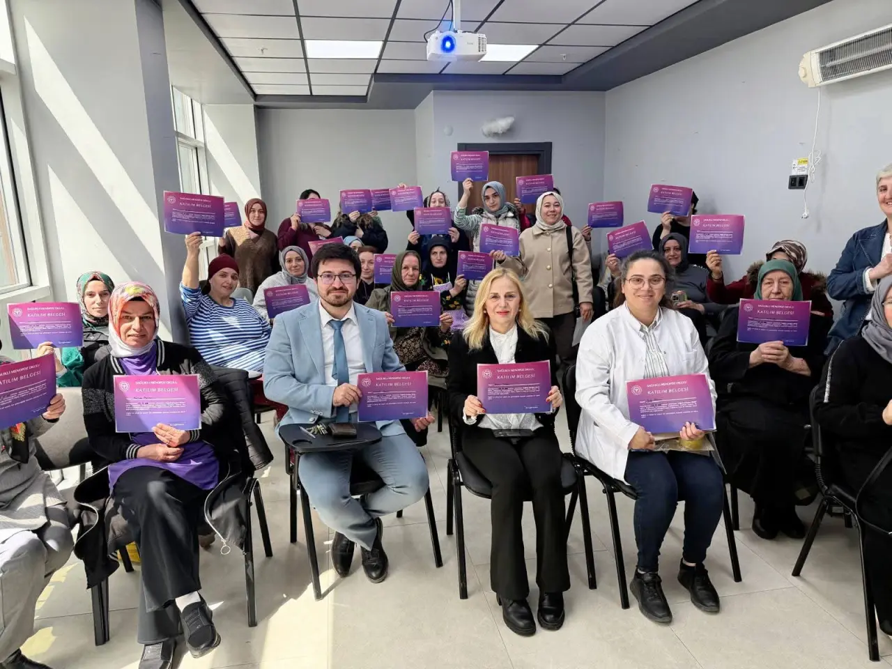 Haber: HENDEK’TE KALP SAĞLIĞINDAN KADIN SAĞLIĞINA KAPSAMLI EĞİTİM - Öne Çıkan