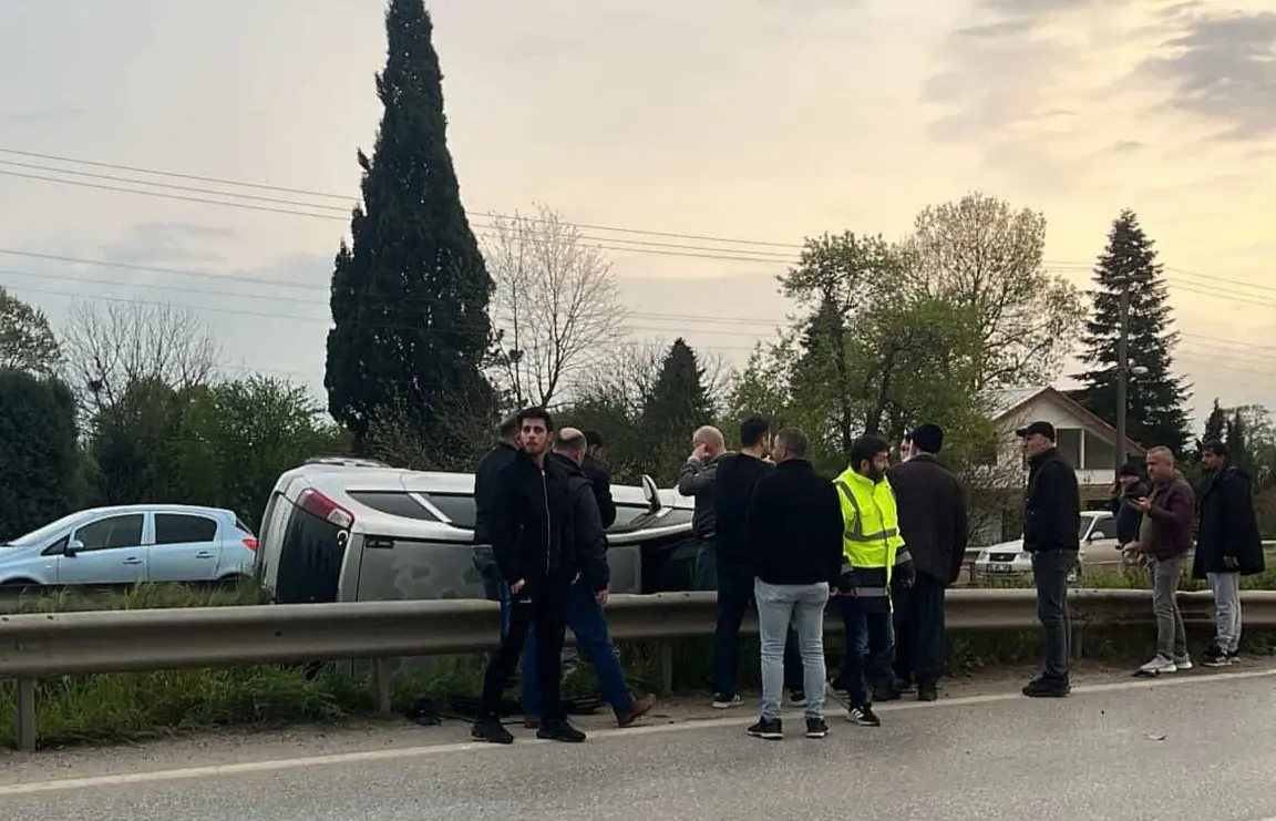 Haber: BARİYERE ÇARPIP DEVRİLDİ - Galeri-1