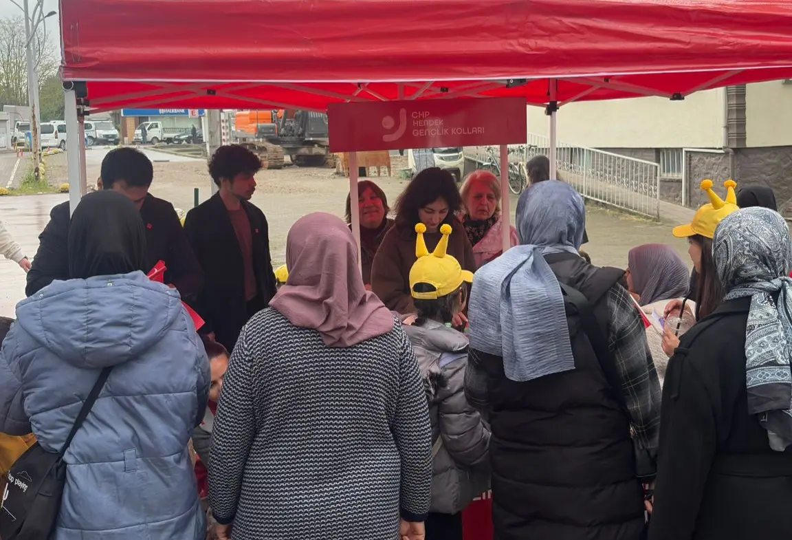 Haber: CHP Hendek Gençlik kollarından 23 Nisan etkinliği - Öne Çıkan