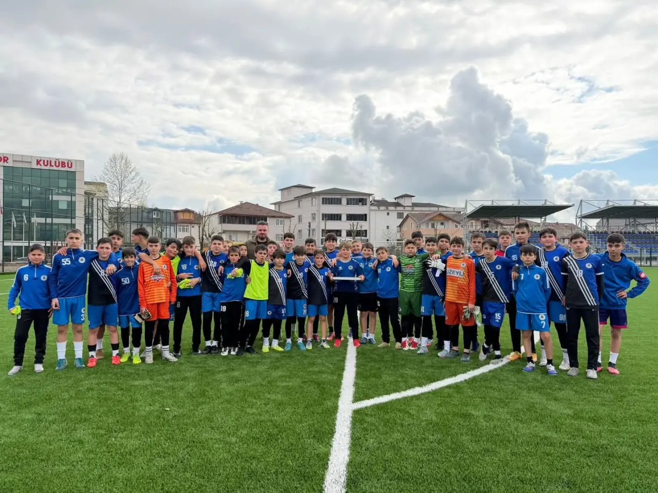 Haber: Hendekspor’un yıldızlarına tatlı sürprizi - Öne Çıkan