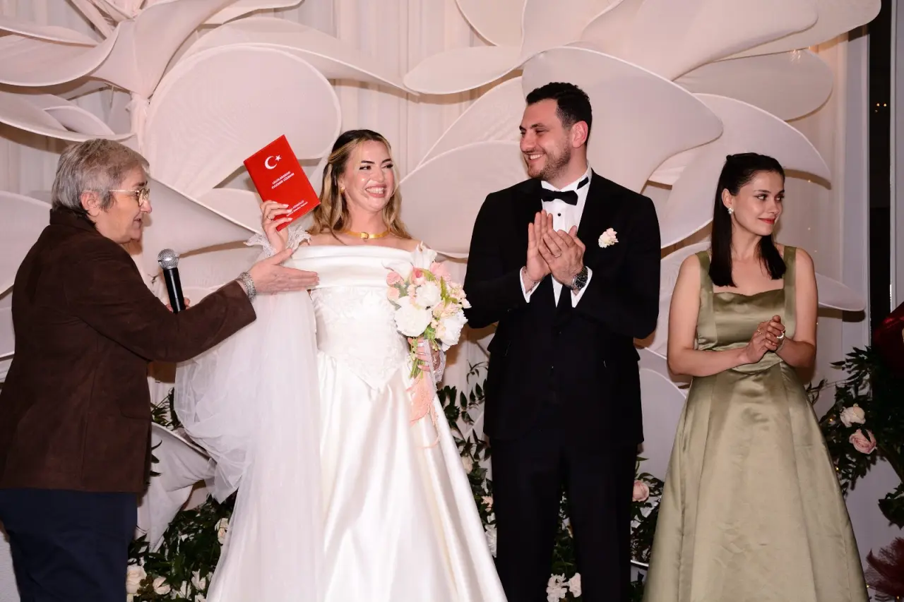 Haber: Siyaset dünyasını buluşturan muhteşem düğün - Galeri-3