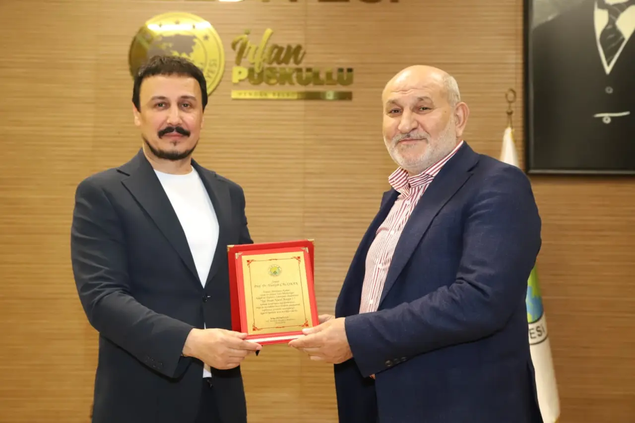 Haber: İYİ İNSAN NASIL YETİŞİR KONULU KONFERANS YOĞUN KATILIMLA GERÇEKLEŞTİ - Galeri-3