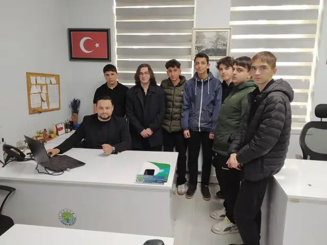 GELECEĞİN BİLİŞİMCİLERİNDEN HENDEK BELEDİYESİNE ZİYARET
