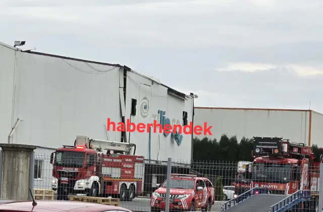 Hendek’te fabrikada patlama; 8 yaralı