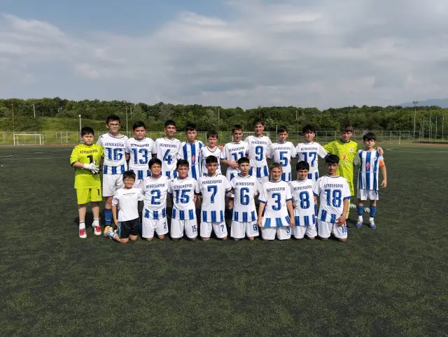 Hendekspor U13 Şampiyonluğu Farklı Galibiyetle Taçlandırdı