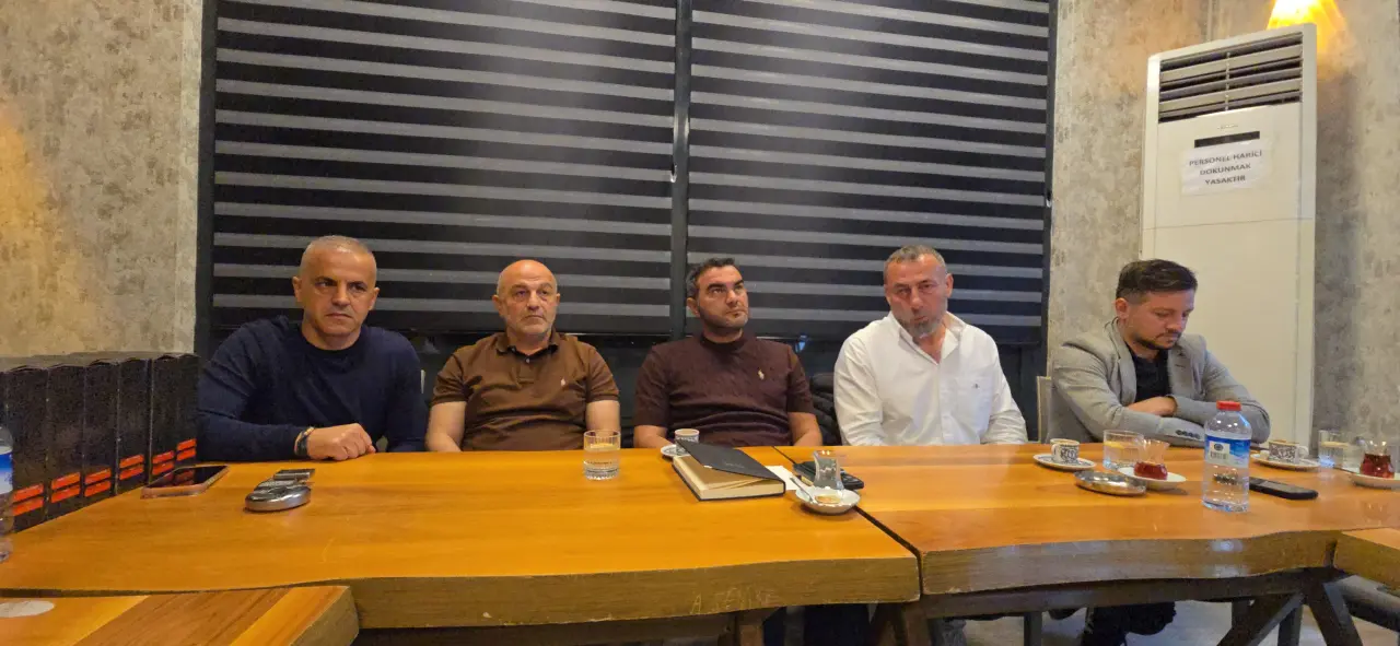 Haber: Hendekspor Başkan ve Yönetiminden Sezon Değerlendirmesi - Galeri-1