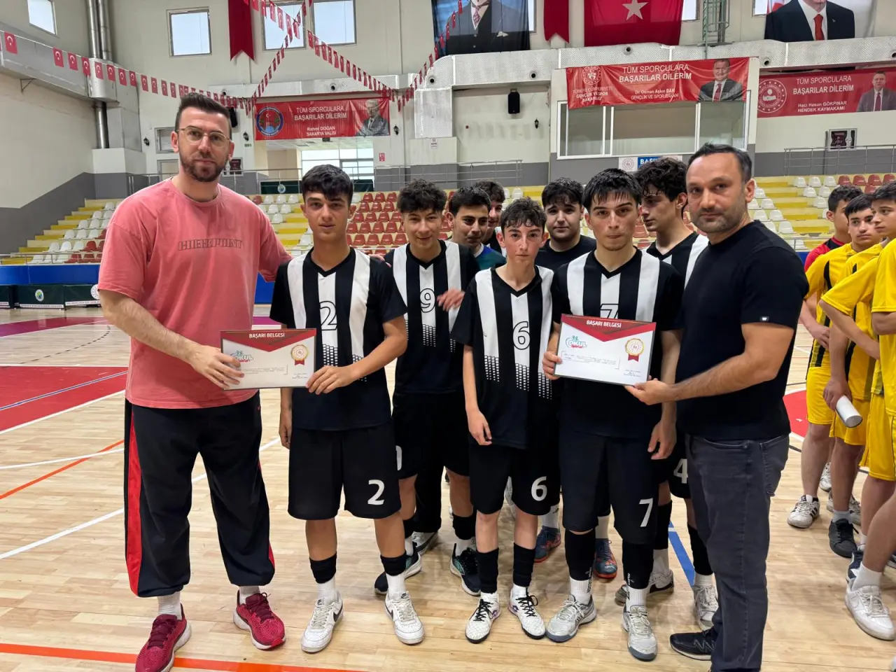 Haber: Okul Sporları Genç Erkekler Futsal sona erdi - Galeri-5
