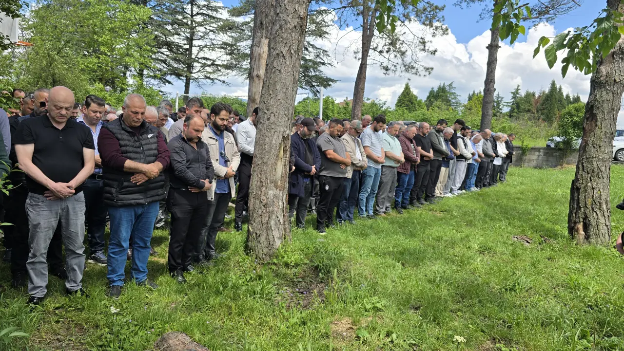 Haber: Yılmaz dualarla son yolculuğuna uğurlandı - Galeri-1