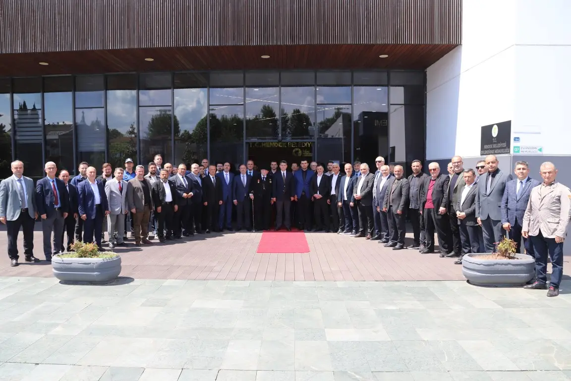 Haber: HENDEK’TE KURBAN BAYRAMI ÖNCESİ PROTOKOL BAYRAMLAŞTI - Öne Çıkan