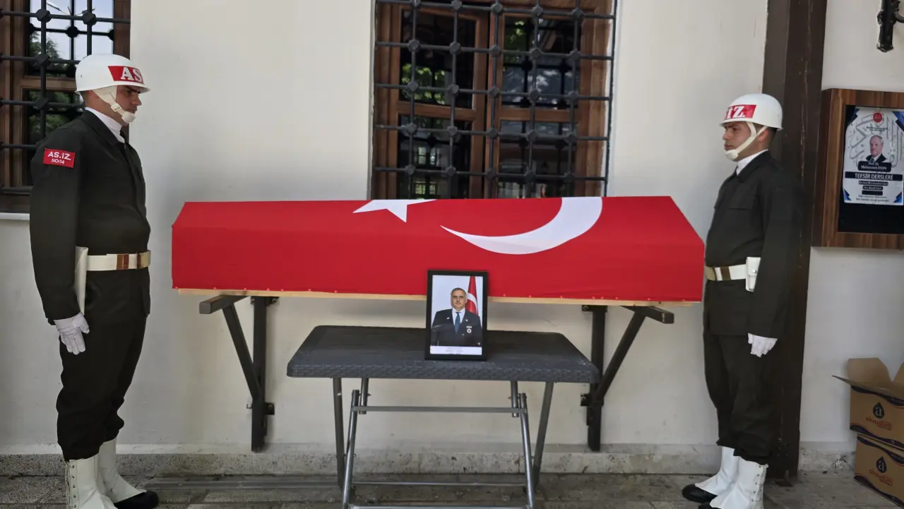 Haber: Kıbrıs Gazisi Dualarla son yolculuğuna uğurlandı - Galeri-4