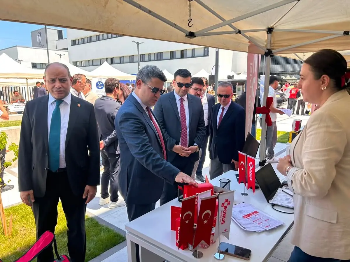 Haber: Hendek MYO’dan etkinliklerle dolu Kariyer Zirvesi - Galeri-4