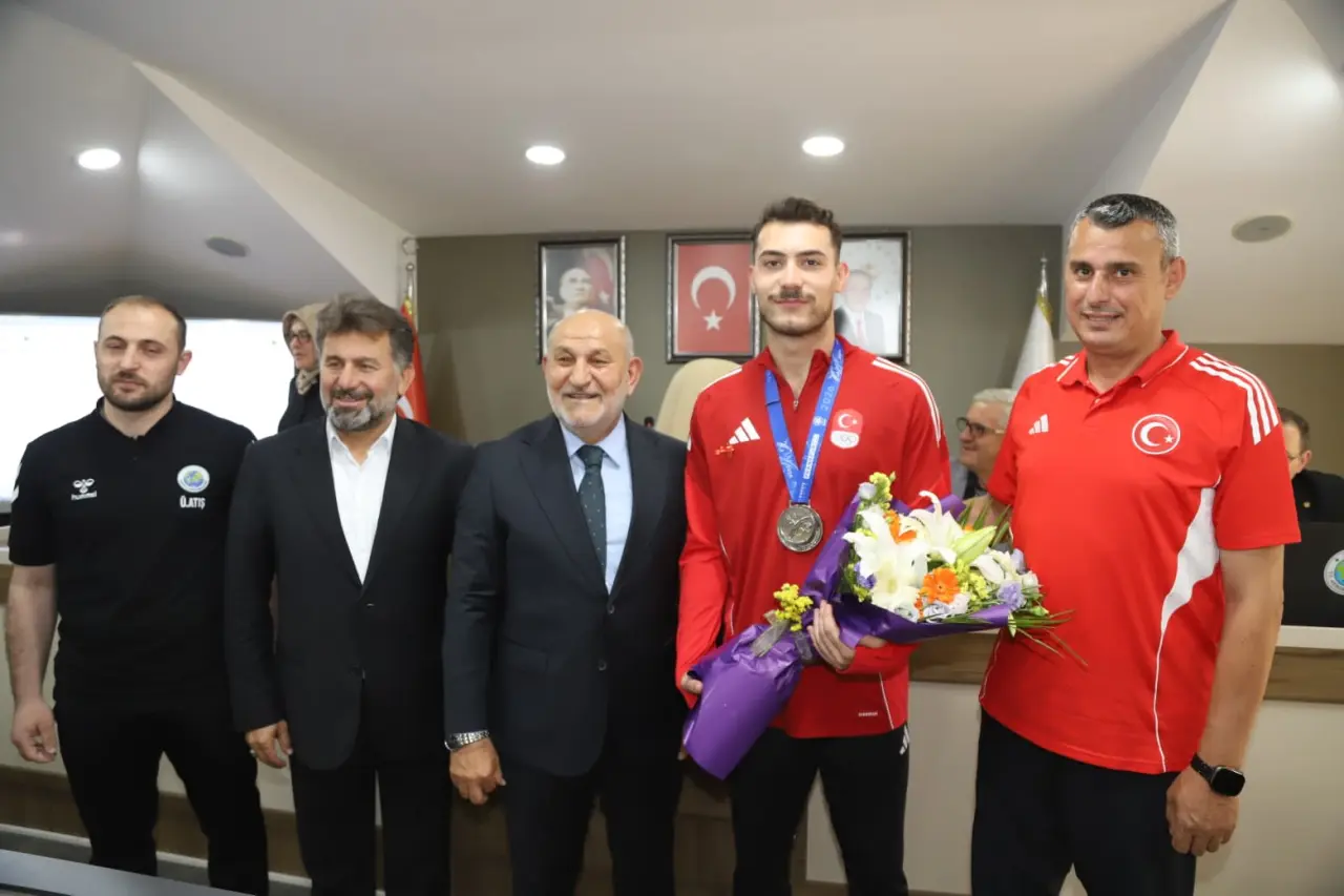 Haber: HENDEK BELEDİYESİ HAZİRAN AYI MECLİS TOPLANTISINDA 4 MADDE GÖRÜŞÜLDÜ - Galeri-2