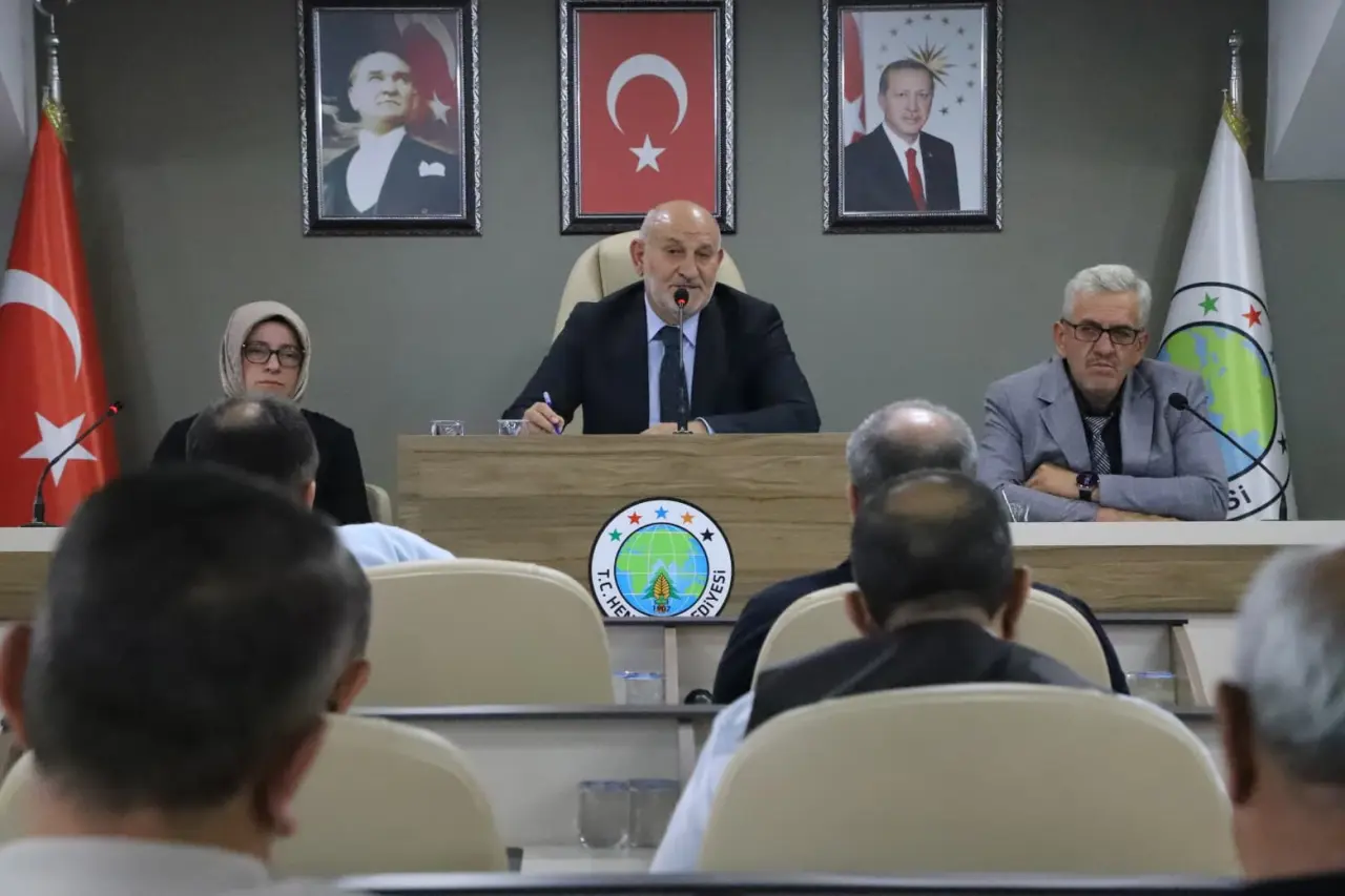 Haber: HENDEK BELEDİYESİ HAZİRAN AYI MECLİS TOPLANTISINDA 4 MADDE GÖRÜŞÜLDÜ - Öne Çıkan