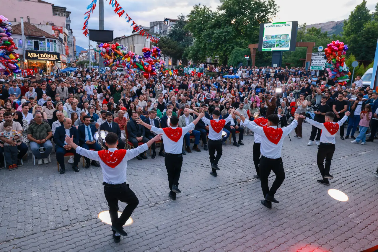 Haber: ÜLKÜCÜLERDEN GÖVDE GÖSTERİSİ - Galeri-2