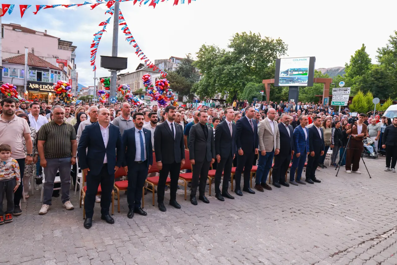 Haber: ÜLKÜCÜLERDEN GÖVDE GÖSTERİSİ - Galeri-1