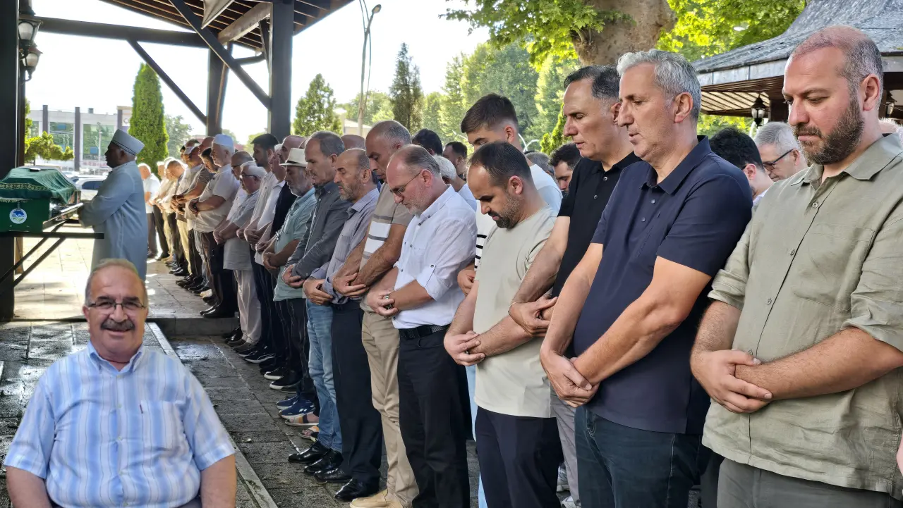 Haber: Eski Muhtar Dualarla Son Yolculuğuna Uğurlandı - Öne Çıkan