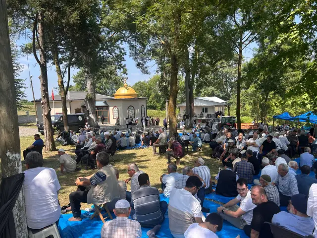 Şeyh İzzettin İsmail efendi dualarla anıldı