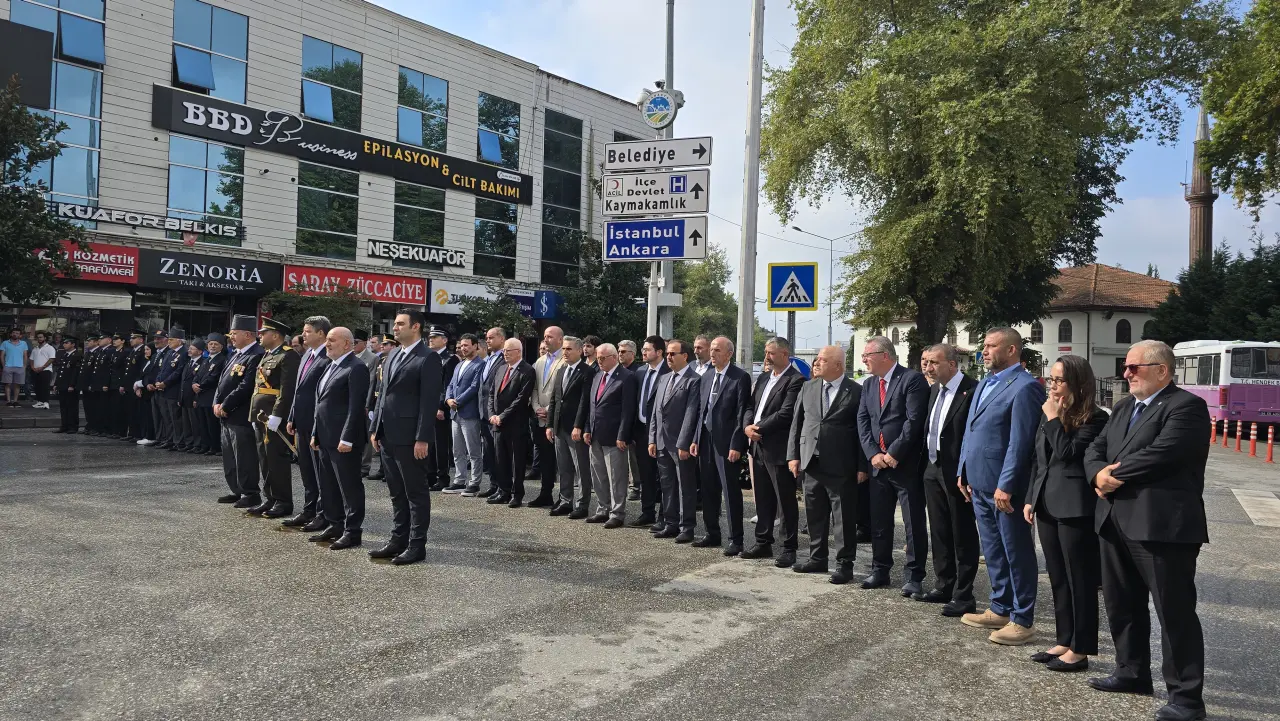 Haber: BÜYÜK ZAFERİN 104. YILI HENDEK’TE KUTLANDI - Galeri-6