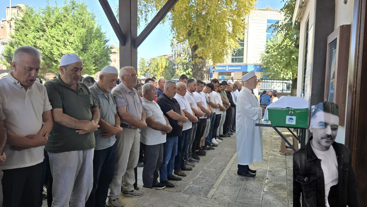 Haber: Yaşar Dualarla son yolculuğuna uğurlandı - Öne Çıkan