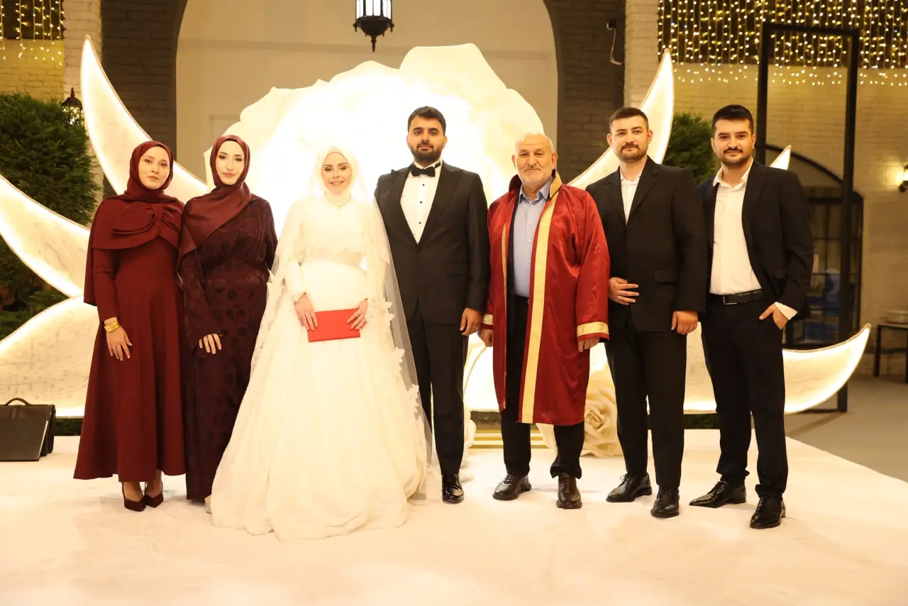 Haber: Kerem ile Sümeyye Ömür Boyu Mutluluğa Evet Dedi - Galeri-2