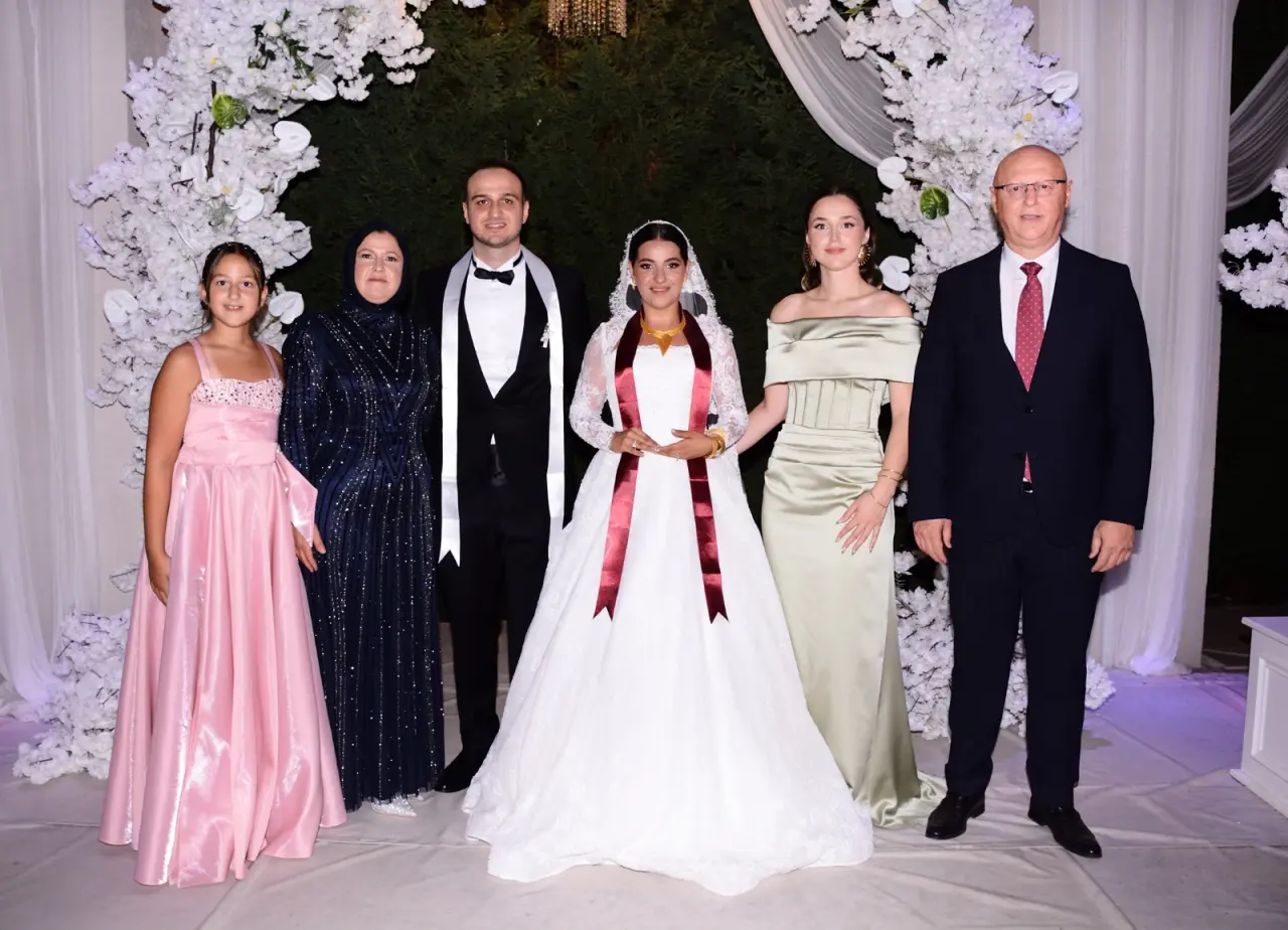 Haber: Uğur ile Sahra Mutluluğa Evet Dedi - Galeri-1