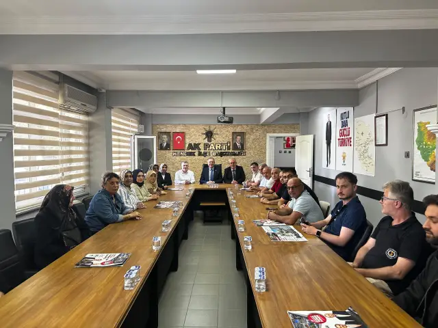 Milletvekili Ertuğrul Kocacık’tan AK Parti Hendek Teşkilatı’na Ziyaret