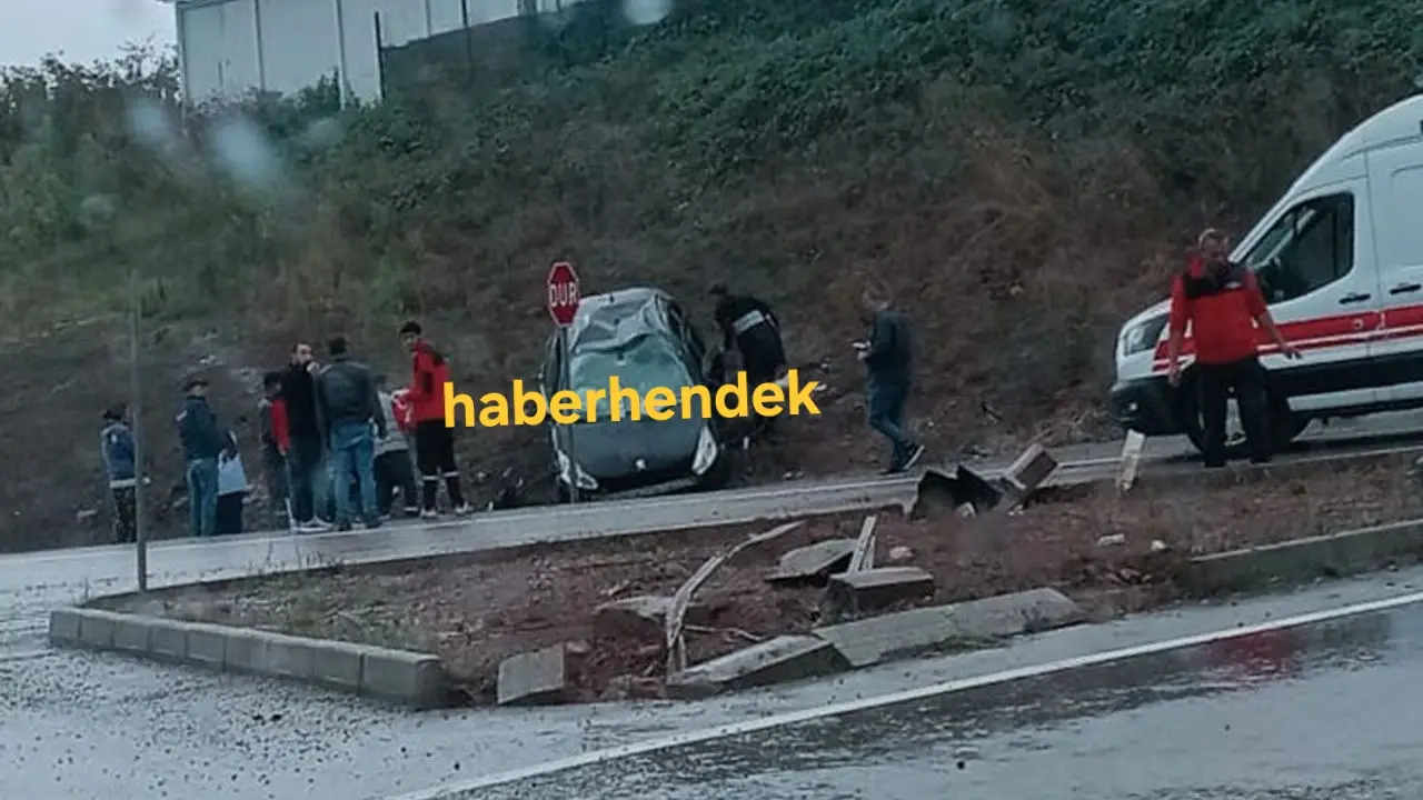 Haber: Hendek'te kaza iki yaralı - Galeri-1