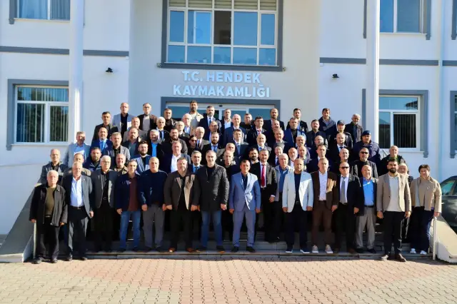 19 EKİM MUHTARLAR GÜNÜ HENDEK'TE TÖRENLE KUTLANDI