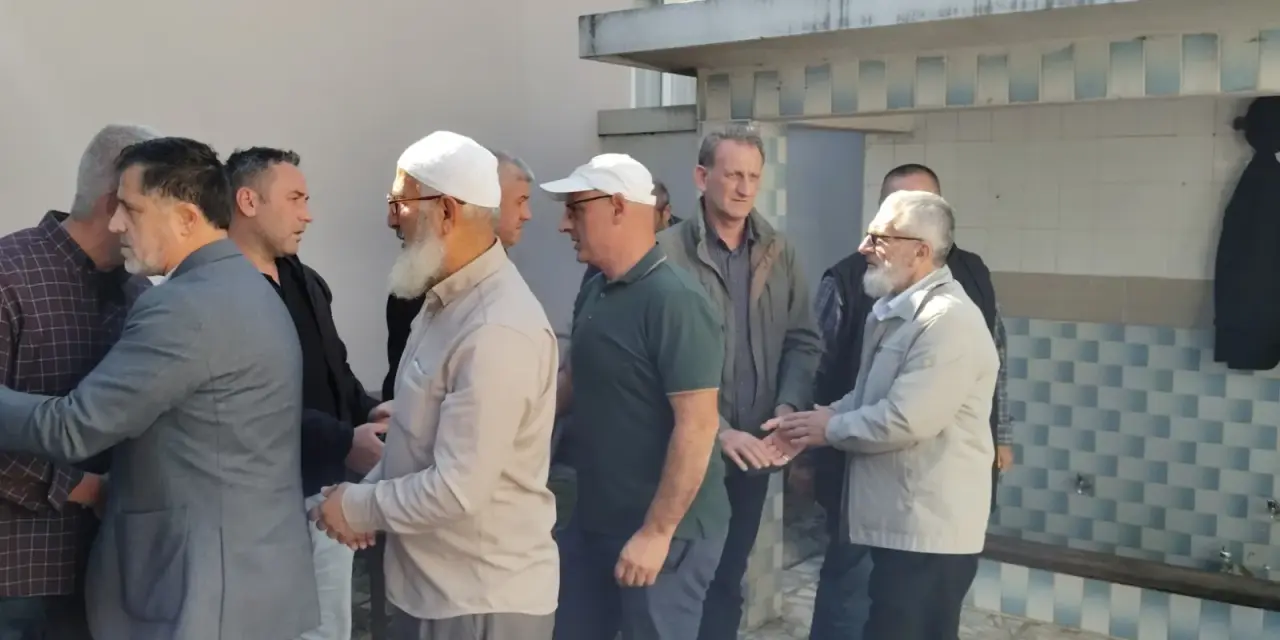 Haber: Özkür dualarla son yolculuğuna uğurlandı - Galeri-1