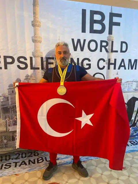 Hendekli Sporcu Güvenç Cengiz Dünya Şampiyonu Oldu