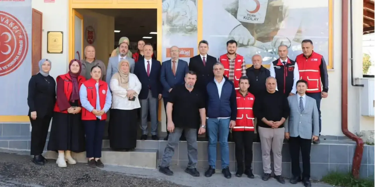 Haber: Kaymakam Gökpınar, Sosyal Yardımlaşma Vakfı ve Kızılay Aşevi’ni Ziyaret etti - Öne Çıkan